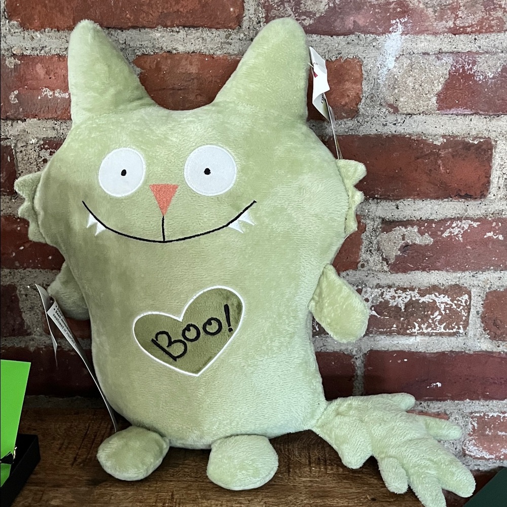 Spooky Green Plush Cat Decor